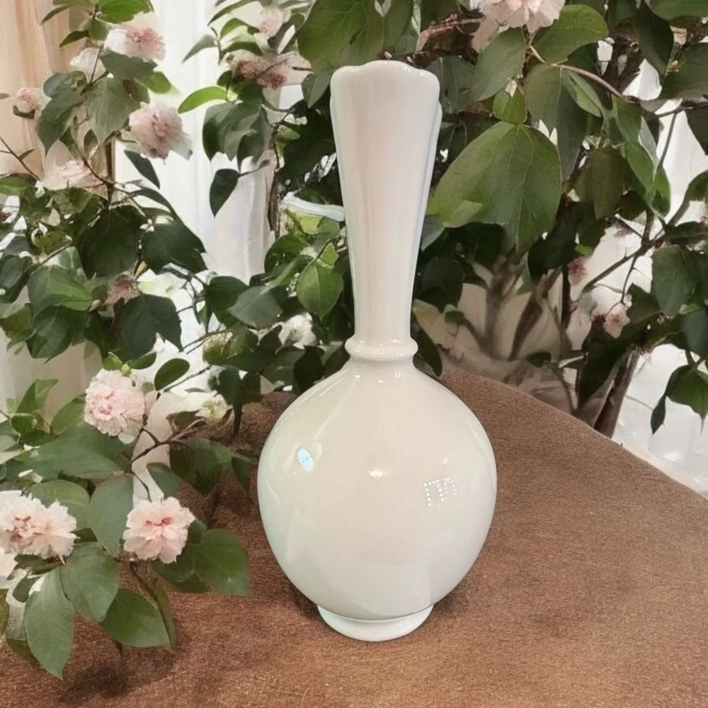 Lenox Vintage Bulb Bud Flower Heart Top Vase